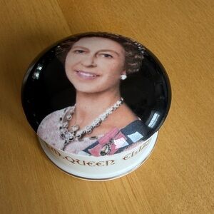 Crown Silver Jubilee Trinket Box